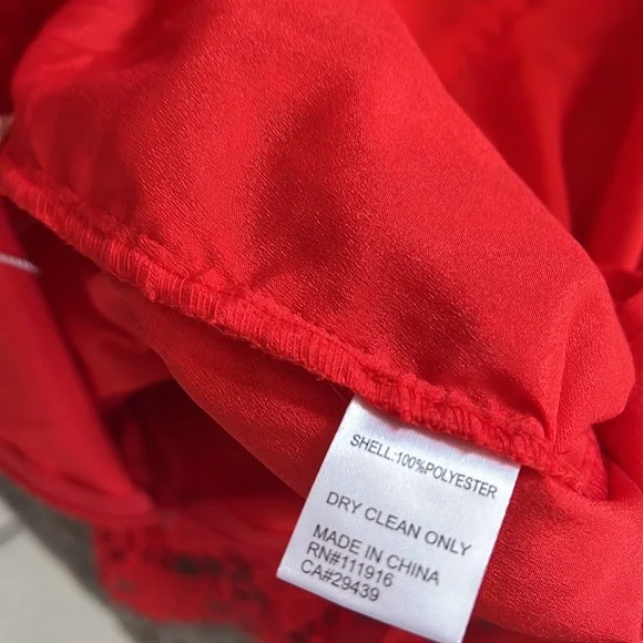 NWT Yumi Kim Red Lace Romper - Picture 7 of 8